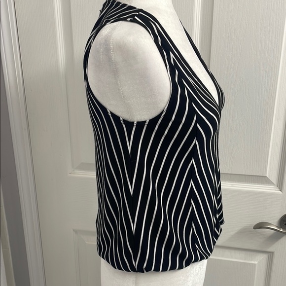 Max Studio Black and White Chevron Tank Top - Picture 5 of 12